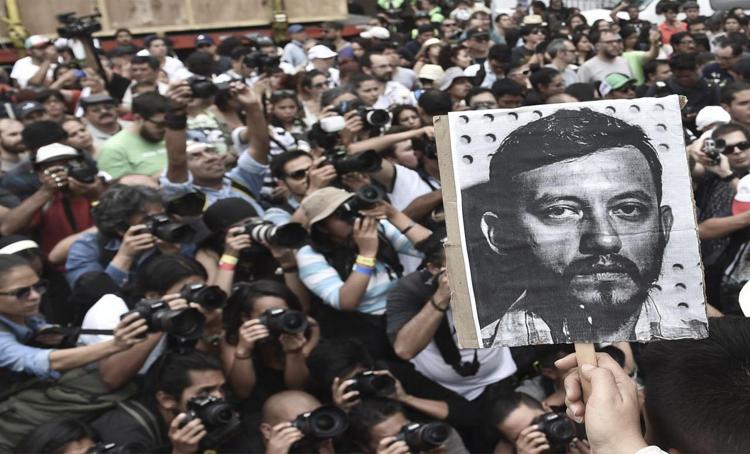 La manifestazione in Messico per Ruben Espinosa (Afp) - AFP