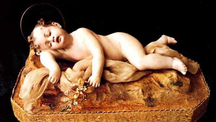 Un museo su quattro secoli di sculture lignee di Gesù Bambino a due passi dal Vittoriale degli Italiani