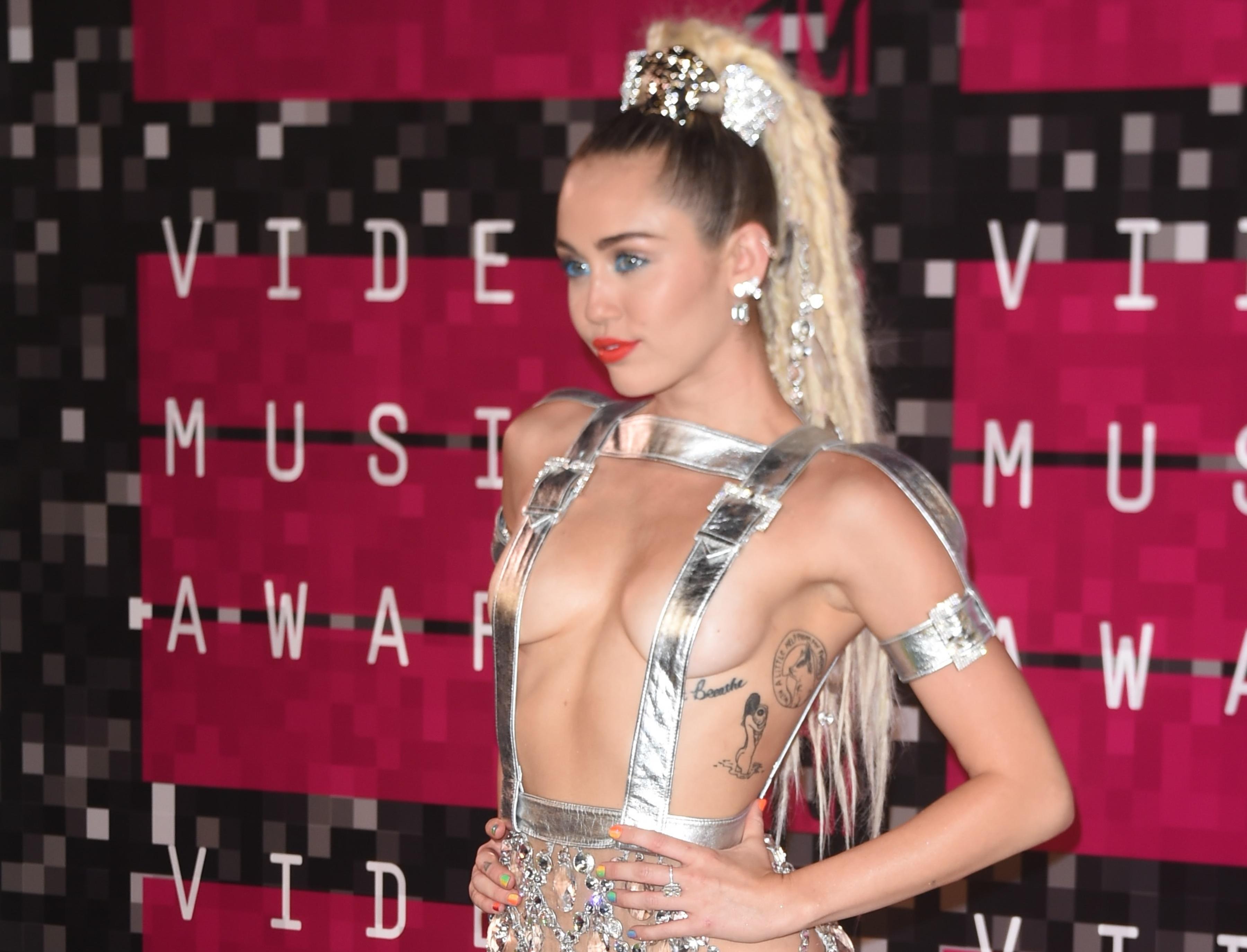 Miley Cyrus agli MTV Video Music Awards (VMA) (Afp)