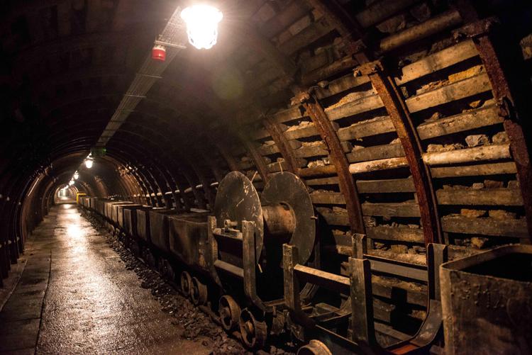 Il pozzo di una miniera a Walbrzych, la località dove è stato rinvenuto il treno blindato.   - (foto AFP)