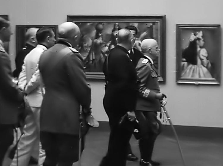 Vittorio Emanuele III di Savoia, Re d'Italia, alla Biennale d'arte di Venezia in un fotogramma dell'Istituto Luce