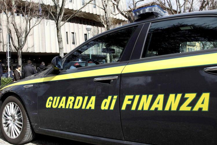 Guardia di finanza di Como scopre truffa internazionale, sette arresti