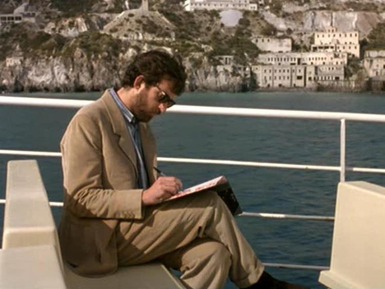 Nanni Moretti in una scena di 'Caro diario' (1993) nell'episodio 'Isole'
