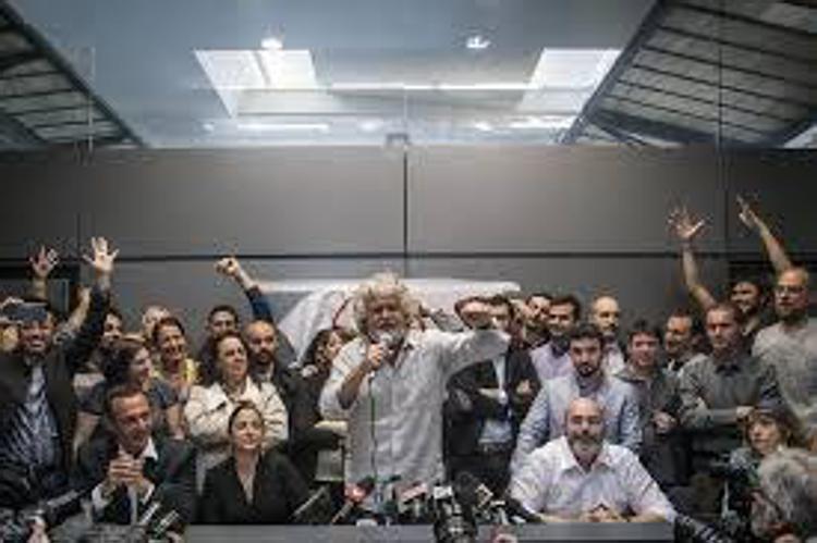 Beppe Grillo e i parlamentari M5S