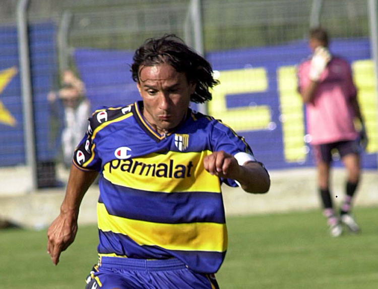 Antonio Benarrivo con la maglia del Parma (Foto Infophoto)