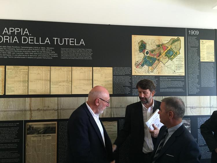 Il ministro Franceschini con Ezio Mauro e Paolo Rumiz alla presentazione del Cammino dell'Appia