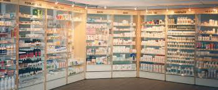 Rapina alla farmacia di via Thaon De Revel 