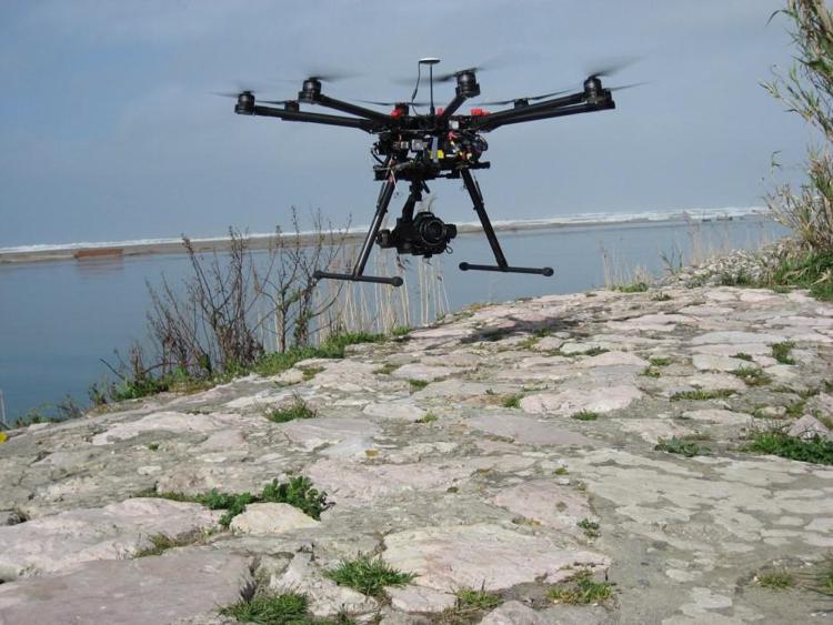 Drone al lavoro su bacino idrico - (Foto Dronitaly)
