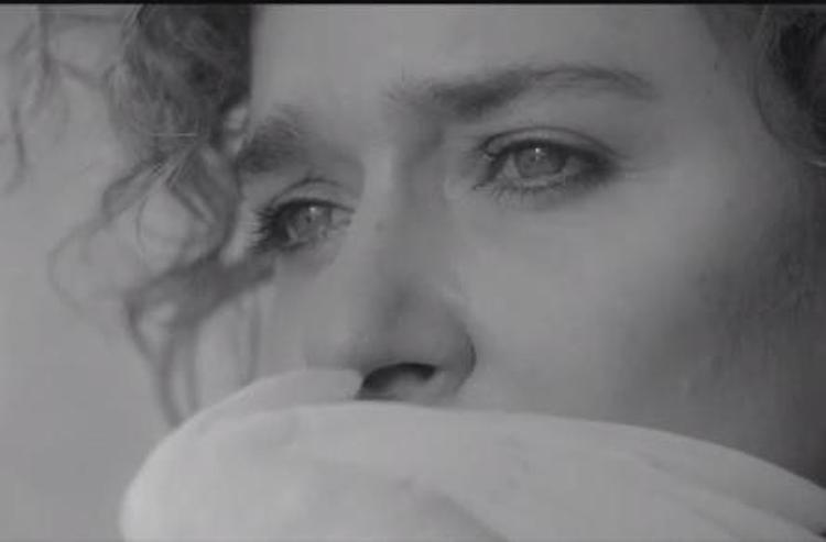 Valeria Golino (Fermo immagine dal trailer di 'Per amor vostro' 