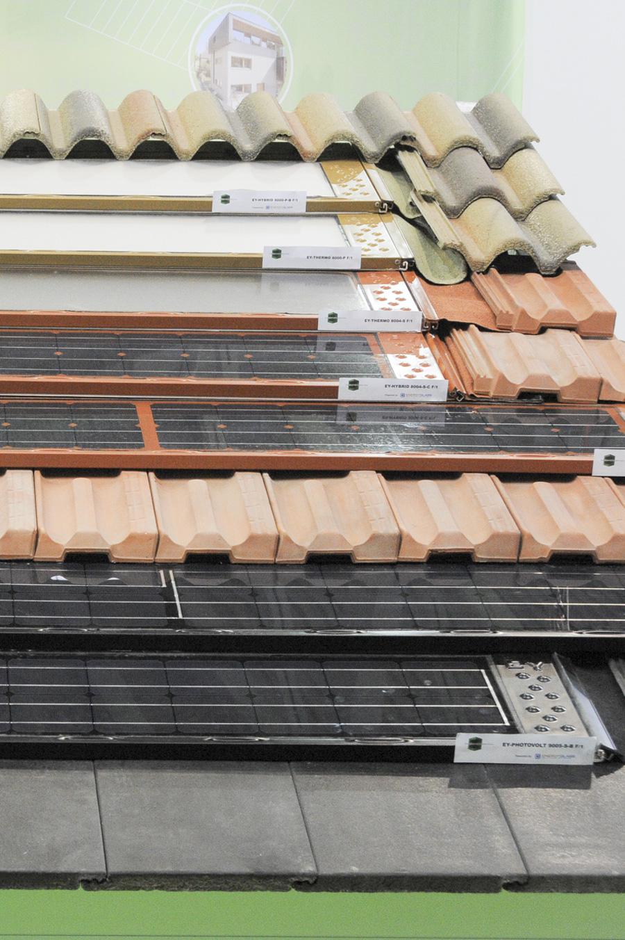 Energyntegration presenta all’interno dello Smart House Living un prodotto innovativo che consiste nell’integrazione delle funzioni fotovoltaica e termica in elementi di copertura, nella tonalità di colore desiderata, montati direttamente sulla orditura del tetto.