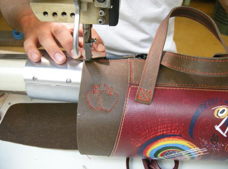 Expo: arriva la 'Pellemela shopper', la borsa realizzata con scarti delle mele