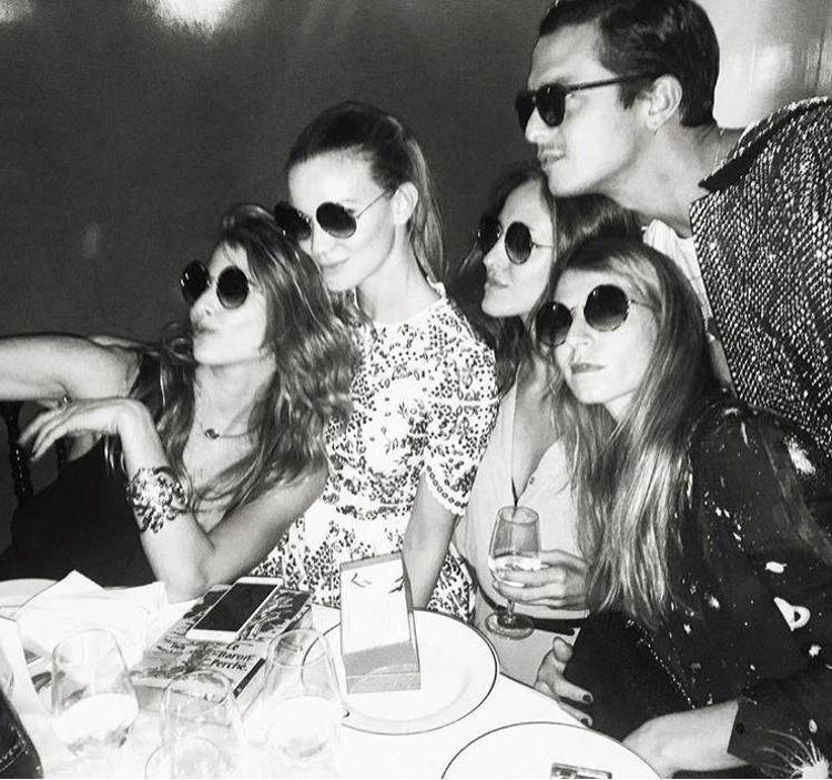Party a base di sake alla Paris fashion week (Instagram)