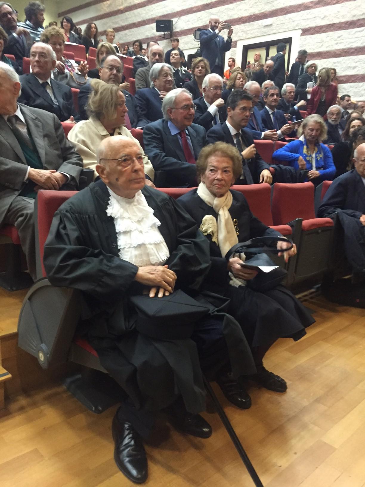 Il presidente emerito Giorgio Napolitano con la moglie Clio