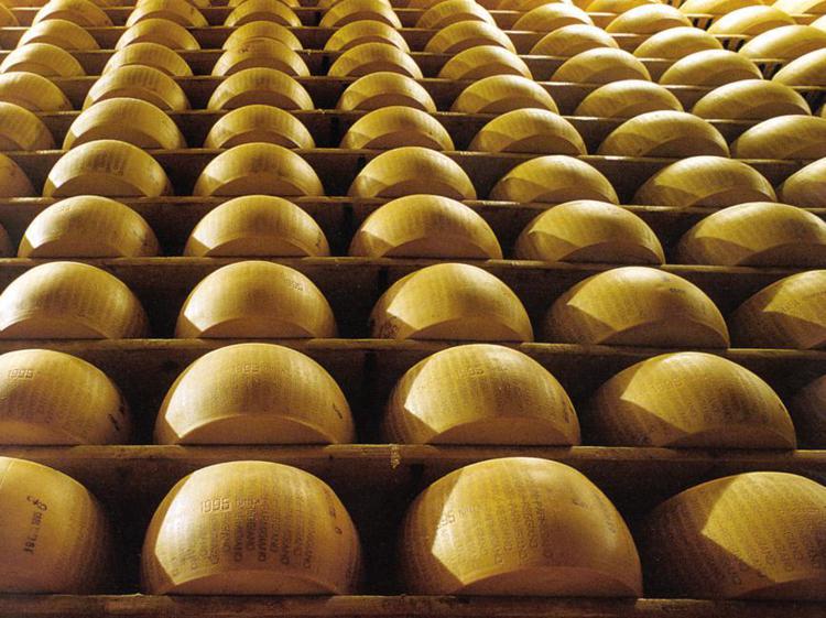 Expo: debutta domani il Parmigiano Reggiano 'kosher' per ebrei osservanti