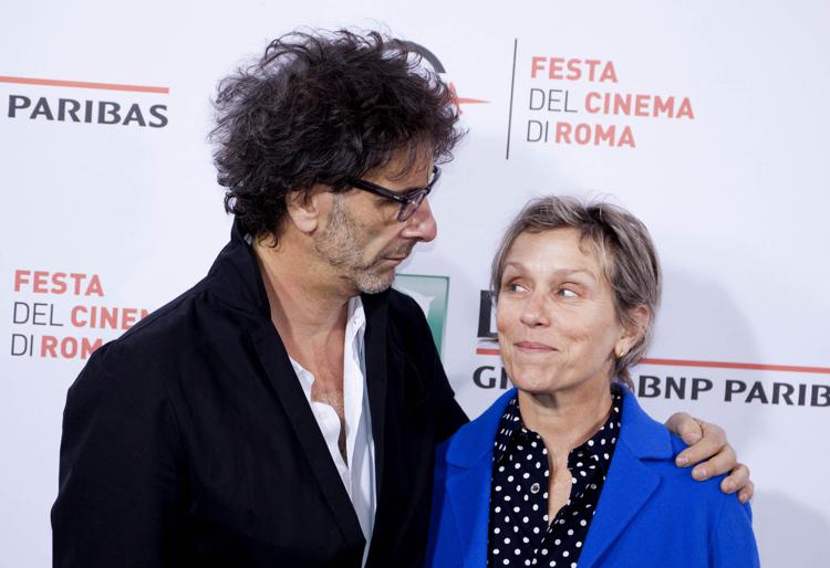 L'attrice Frances McDormand con il marito, il regista Joel Coen, durante il photocall alla Festa di Roma (foto Infophoto) - INFOPHOTO