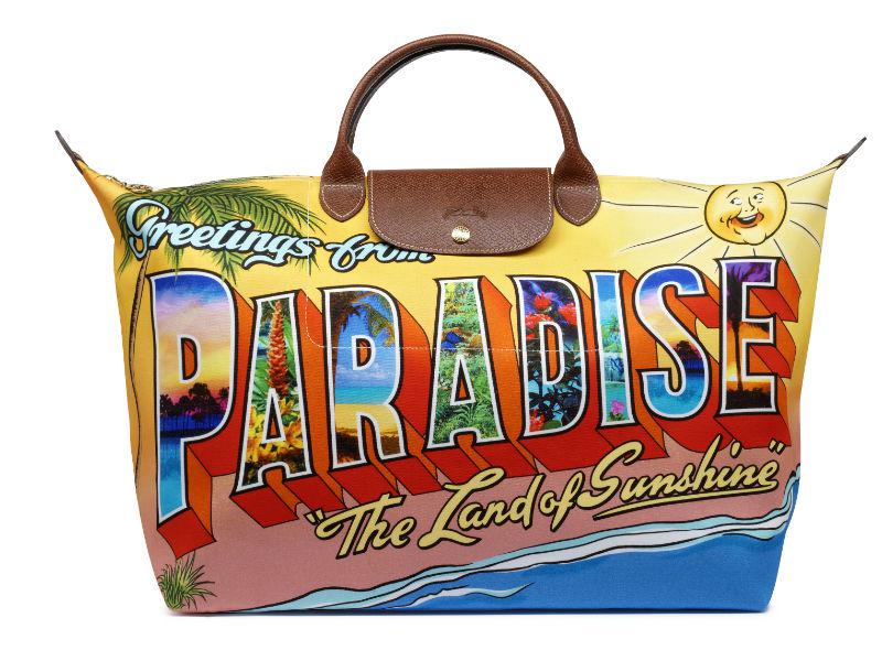 Il modello 'Greetings from Paradise' Le Pliage by Jeremy Scott for Longchamp 
