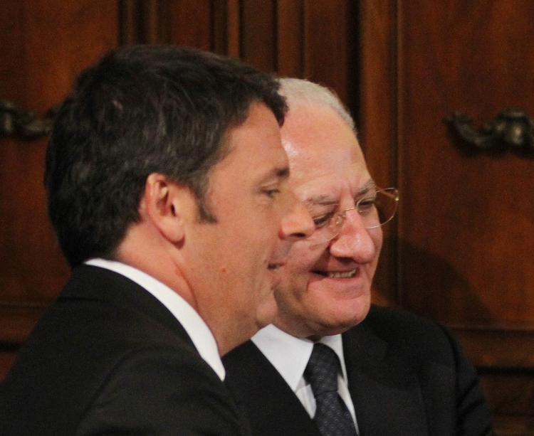 Matteo Renzi e Vincenzo De Luca (foto Infophoto)
