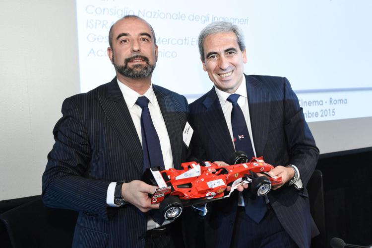 L'ex pilota di F1 Ivan Capelli premiato da Raffaele Chiulli