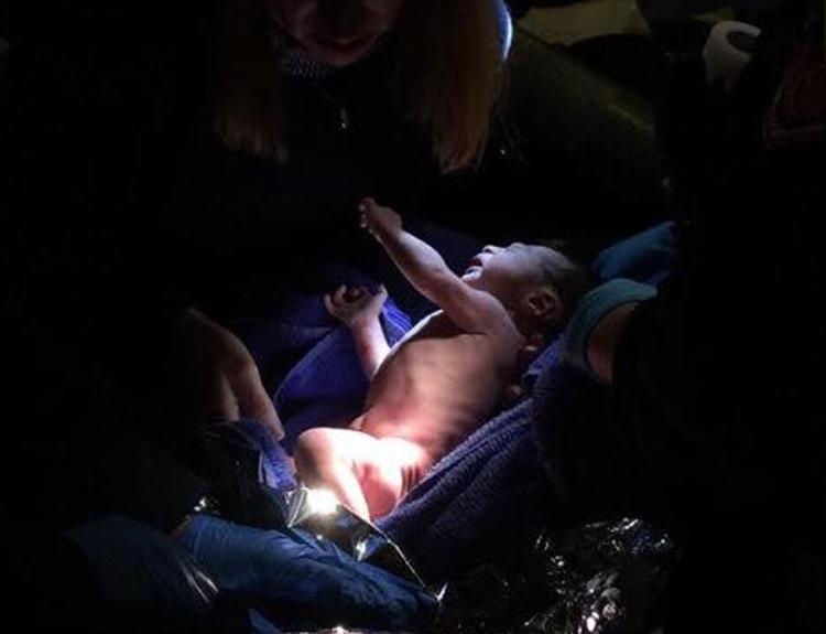 Usa: neonato scoperto nel presepe di una chiesa di New York