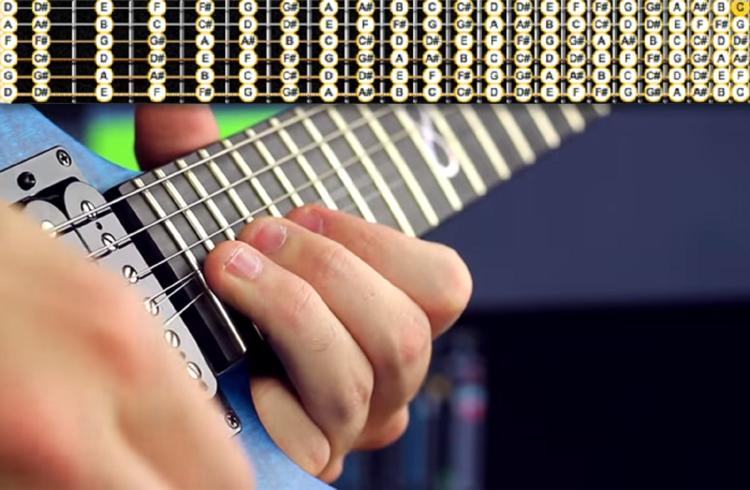 Sfida rock: Youtuber suona una canzone metal usando tutti i tasti della chitarra /Video