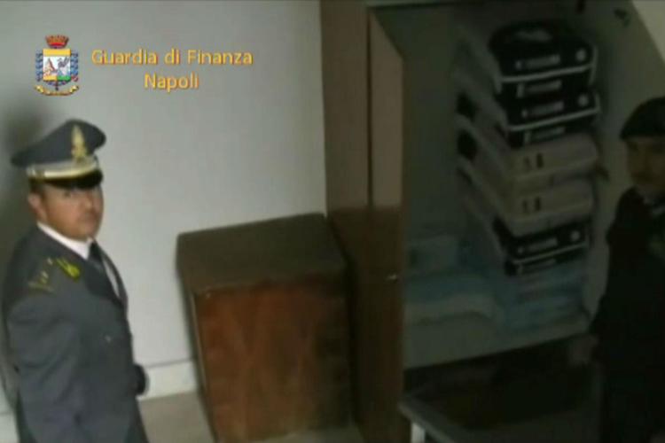Napoli: Gdf sequestra casa di riposo per anziani abusiva /Video