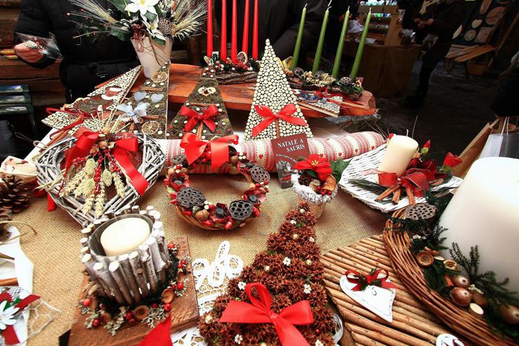 Natale: Coldiretti/Ixè, shopping nei mercatini per 6 italiani su 10