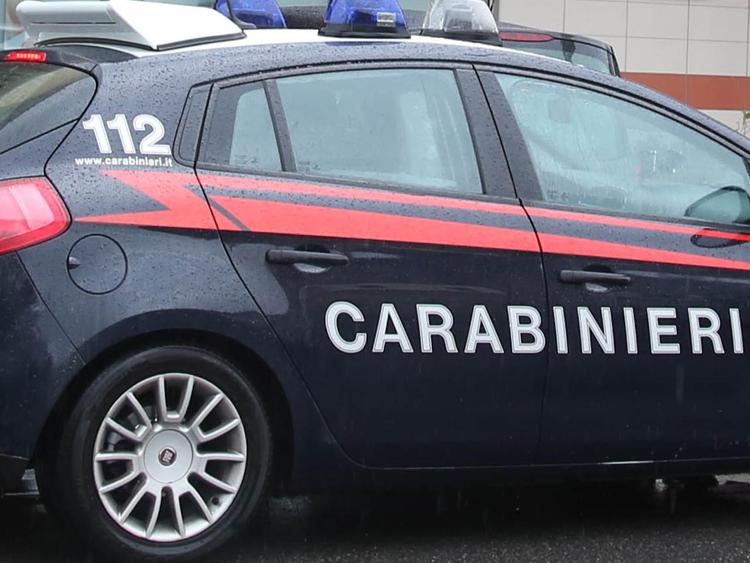 Reggio Emilia: trova portafogli con oltre 3mila euro, lo consegna ai carabinieri