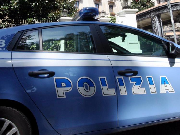 Livorno, lituano ucciso sotto casa con una coltellata al torace