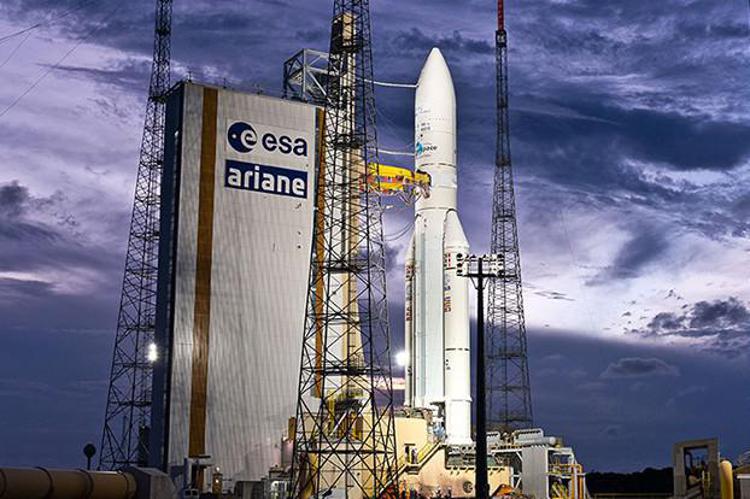 L'Ariane 5 sulla rampa di lancio (Foto AVIO)