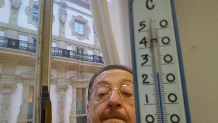 Smog: De Corato denuncia, in uffici comunali 26 gradi, ai milanesi chiesti 19