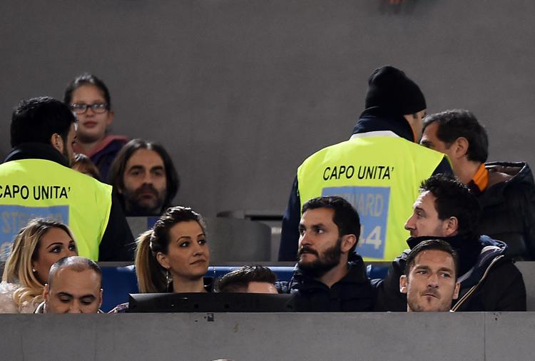 Francesco Totti assiste a Roma-Palermo, con lui anche la moglie Ilary (Afp) - AFP