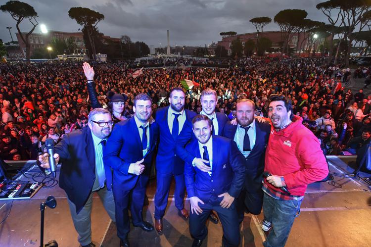 Roma 14 febbraio 6 Nazioni di Rugby. La nazionale sul palco del Terzo Tempo Village Peroni  - Foto Peroni (Francesco Vignali Photography)