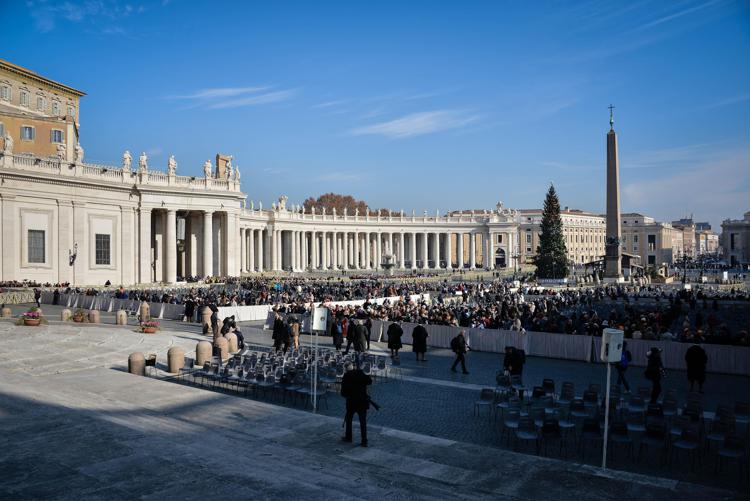 Piazza San Pietro e la Basilica (Foto Fotogramma) - FOTOGRAMMA
