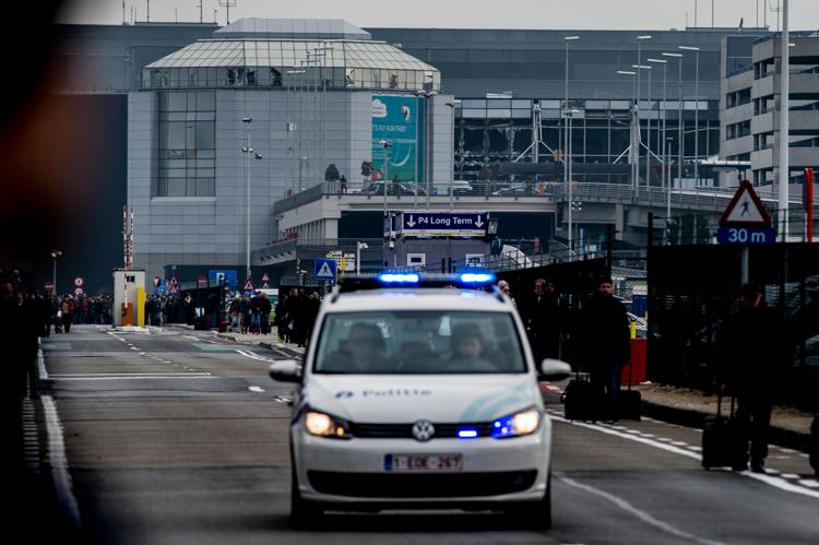 L'aeroporto  Zaventem dopo le esplosioni (Foto Afp) - AFP
