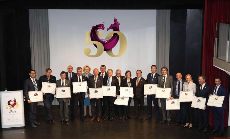 I produttori di vino italiani premiati per i 50 anni di Vinitaly (fotoEnnevi)  