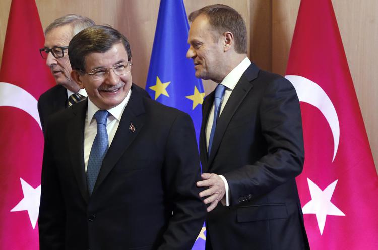 Jean-Claude Juncker, Ahmet Davutoglu e Donald Tusk (Afp) - AFP