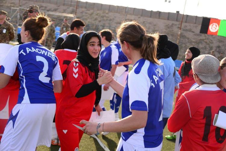 Il Bastan Football Club sfida le soldatesse del contingente italiano ad Herat