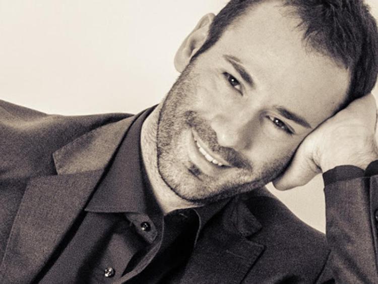 Davide Carbone, tenore e fashion designer