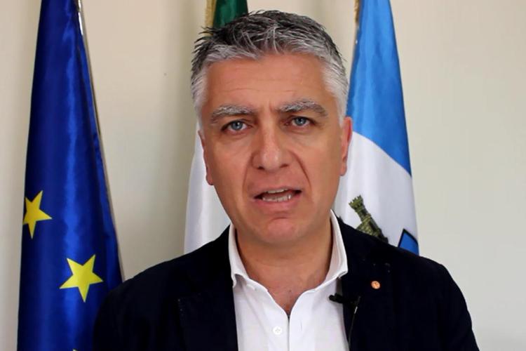 Il sindaco di Pietrasanta Massimo Mallegni
