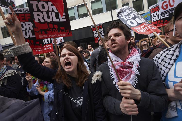 Proteste a Londra contro David Cameron  (Afp) - AFP