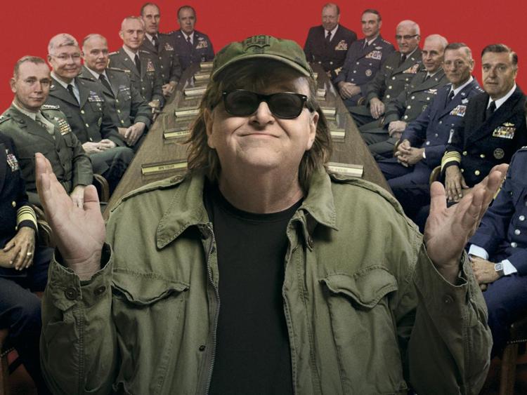 Michael Moore come appare sul manifesto di 'Where to invade next'