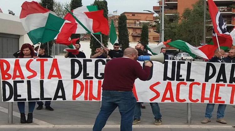 Roma: stupro a Pineta Sacchetti, Casapound in piazza 'Pineto è parco orrori'