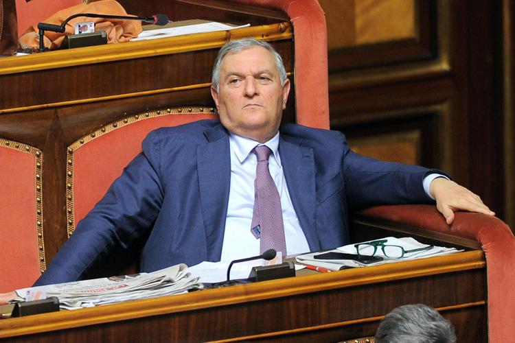 Il senatore di ala Vincenzo D'Anna (Fotogramma) - FOTOGRAMMA