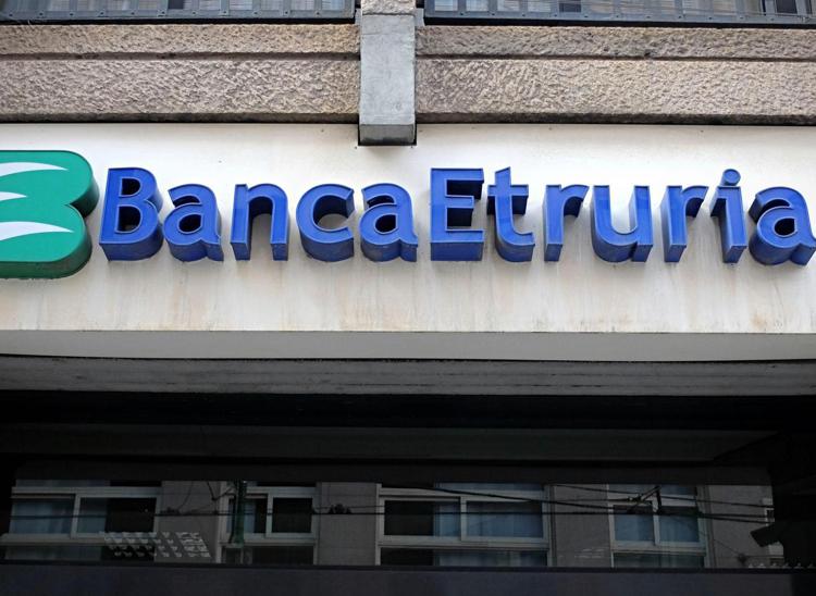 Una sede di Banca Etruria (Foto Fotogramma)