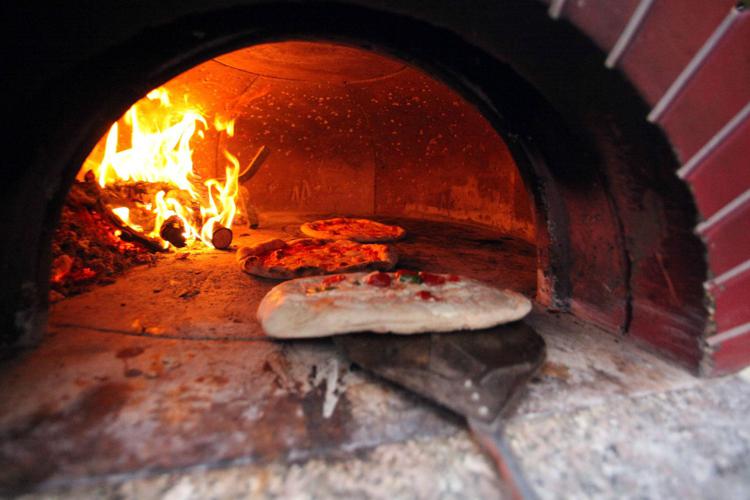 Enogastronomia: Adhoc sostiene pizzerie  Campania formando i pizzaioli