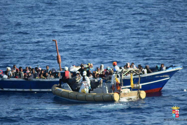 Marina Militare: 385 migranti soccorsi da nave Bettica /Video