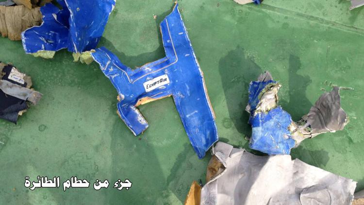 Foto dei rottami del volo EgyptAir (Xinhua)