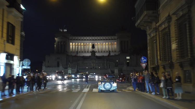 La Mille Miglia in passerella a Roma /Video - Foto