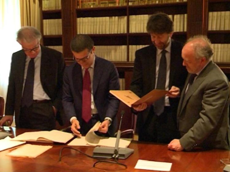 Da sin.: il senatore Luigi Zanda, l'avvocato Ferigo Foscari, il ministro Dario Franceschini e il sindaco di Ferrara Tiziano Tagliani (foto Adnkronos)