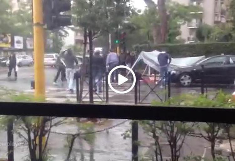 Assaltato banchetto di Casapound a Roma: feriti 4 poliziotti
